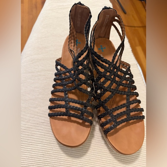 BareTraps Posture Elegant Black Braided Sandals 9.5 - Picture 1 of 5